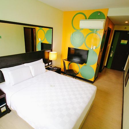 Go Hotels Dumaguete Dumaguete City Buitenkant foto