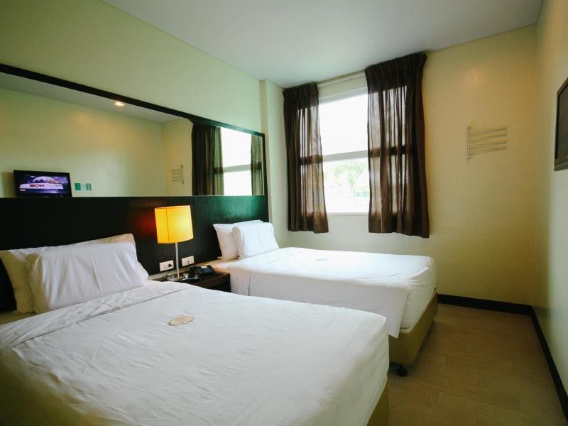 Go Hotels Dumaguete Dumaguete City Buitenkant foto