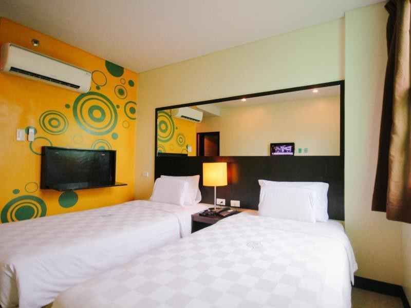 Go Hotels Dumaguete Dumaguete City Buitenkant foto