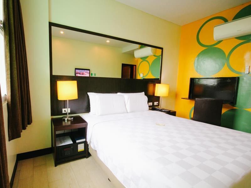 Go Hotels Dumaguete Dumaguete City Buitenkant foto