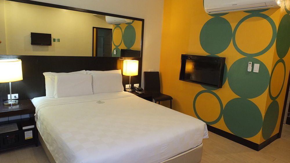 Go Hotels Dumaguete Dumaguete City Buitenkant foto