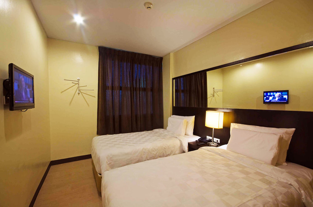 Go Hotels Dumaguete Dumaguete City Buitenkant foto